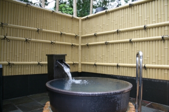 Hinoki bath pot bath